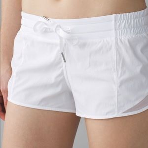 Lululemon Hotty Hot Shorts - 2.5”